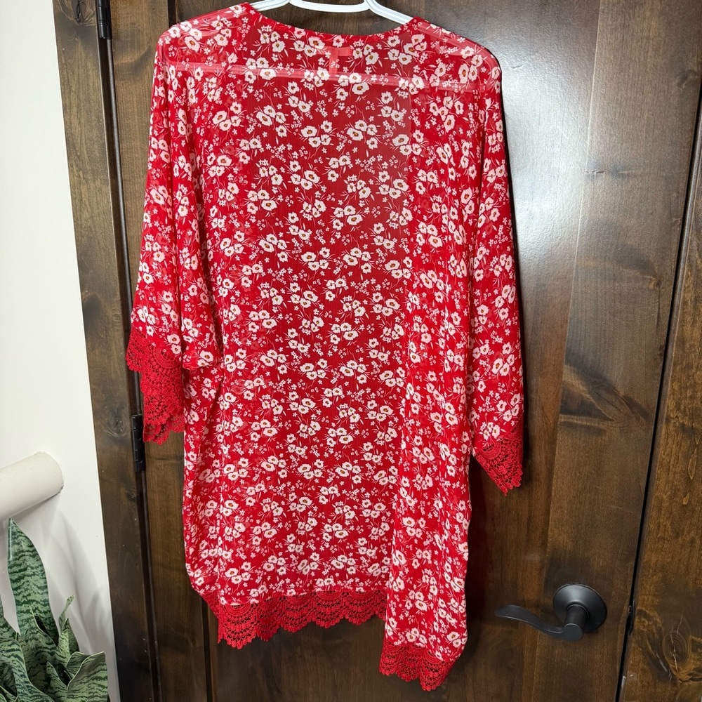 Maurices Ditsy Floral Crochet Trim Open Front Kimono red & white Floral Size L - Picture 7 of 9